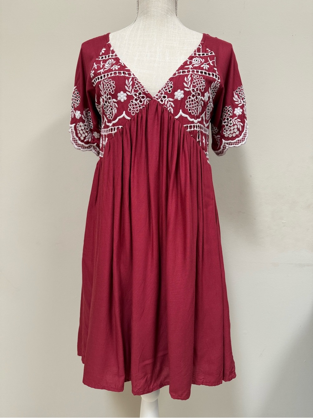 Bohemian Embroidered V-Neck Midi Dress in Wine